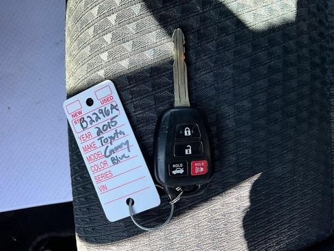 Used 2015 Toyota Camry SE FWD image 36