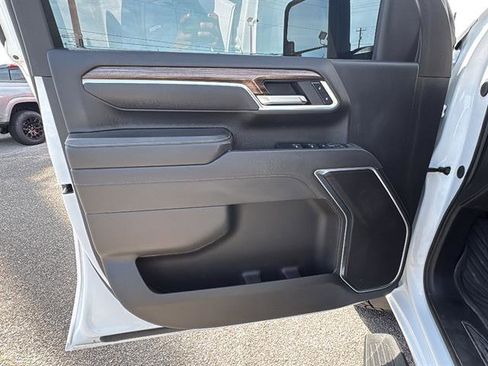 Used 2025 Chevrolet Silverado 2500 LT AWD/4WD image 31