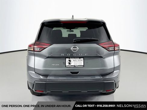 Certified 2026 Nissan Rogue SV FWD image 6