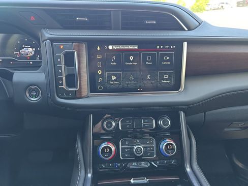 Used 2023 GMC Yukon XL Denali Ultimate AWD/4WD image 23