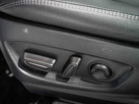 Certified 2024 Toyota Corolla Cross XLE image 20