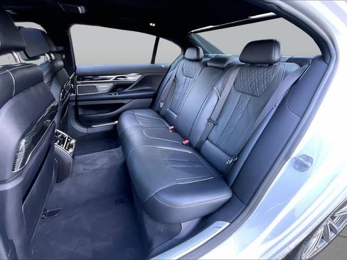 Used 2019 BMW 750i xDrive w/ M Sport Package AWD/4WD image 20