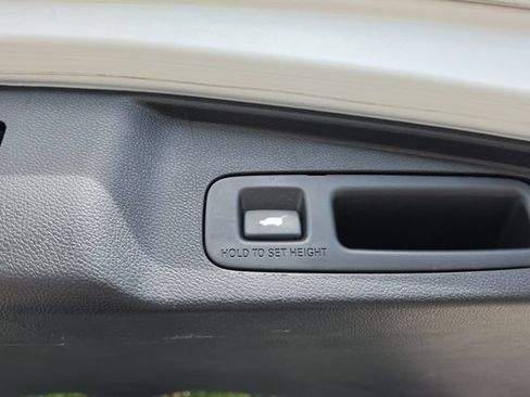Used 2019 Honda CR-V Touring image 8
