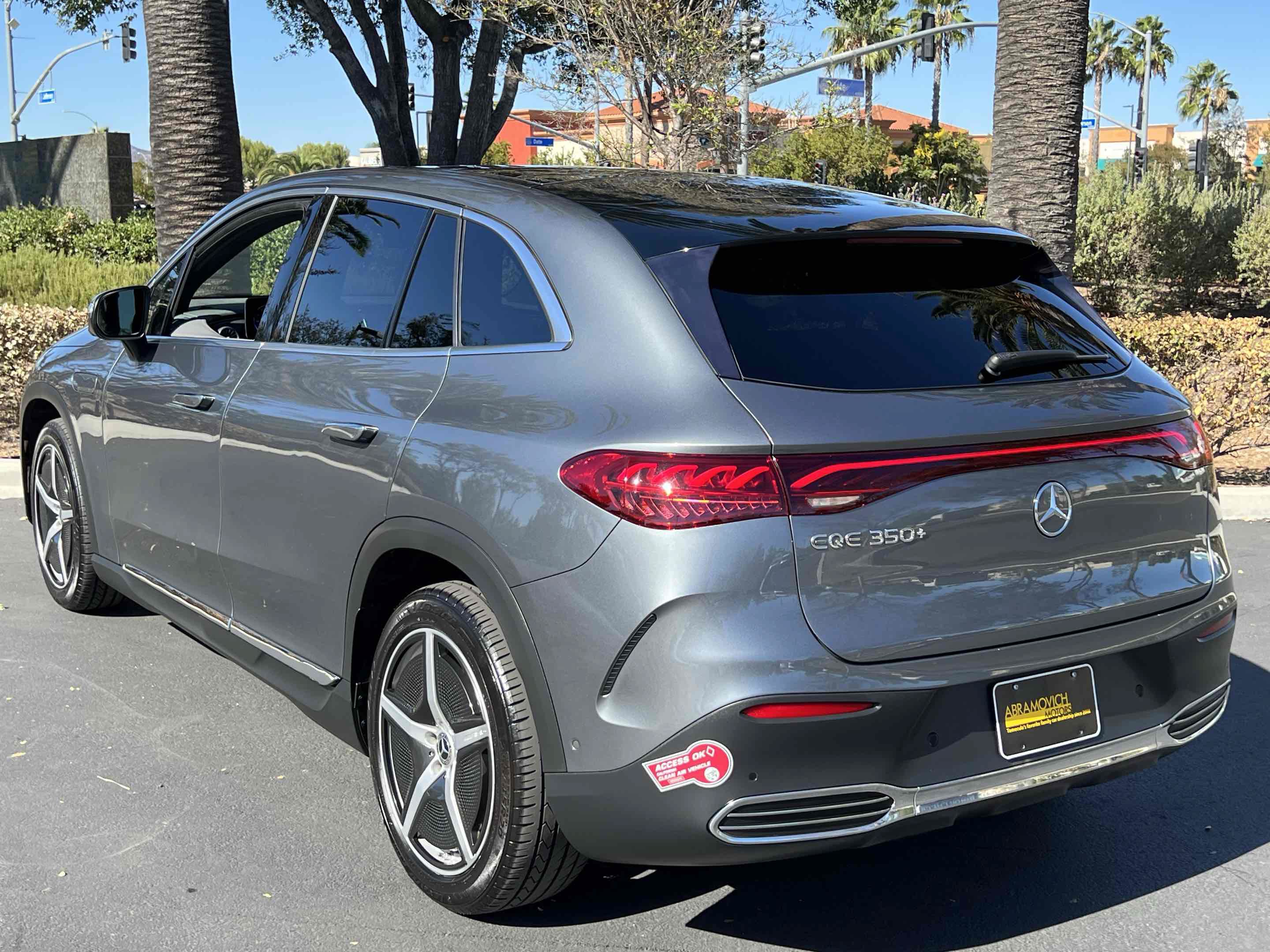 Used 2023 Mercedes-Benz EQE 350+ SUV image 2