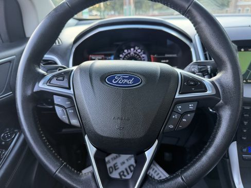 Used 2018 Ford Edge Titanium w/ Equipment Group 301A AWD/4WD image 32