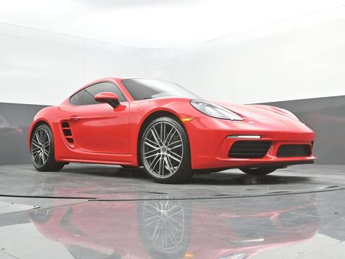 Certified 2025 Porsche 718 Cayman RWD image 38
