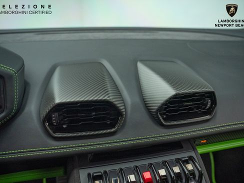 Used 2023 Lamborghini Huracan Tecnica image 28
