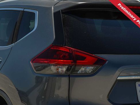 Used 2018 Nissan Rogue SV w/ Premium Package AWD/4WD image 9