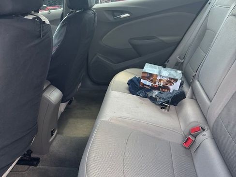 Used 2017 Chevrolet Cruze LT w/ Convenience Package FWD image 4