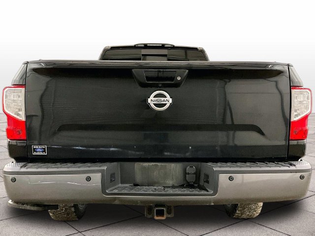 Used 2017 Nissan Titan PRO-4X AWD/4WD image 5