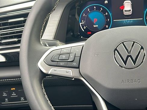 New 2026 Volkswagen Atlas Cross Sport SE image 22