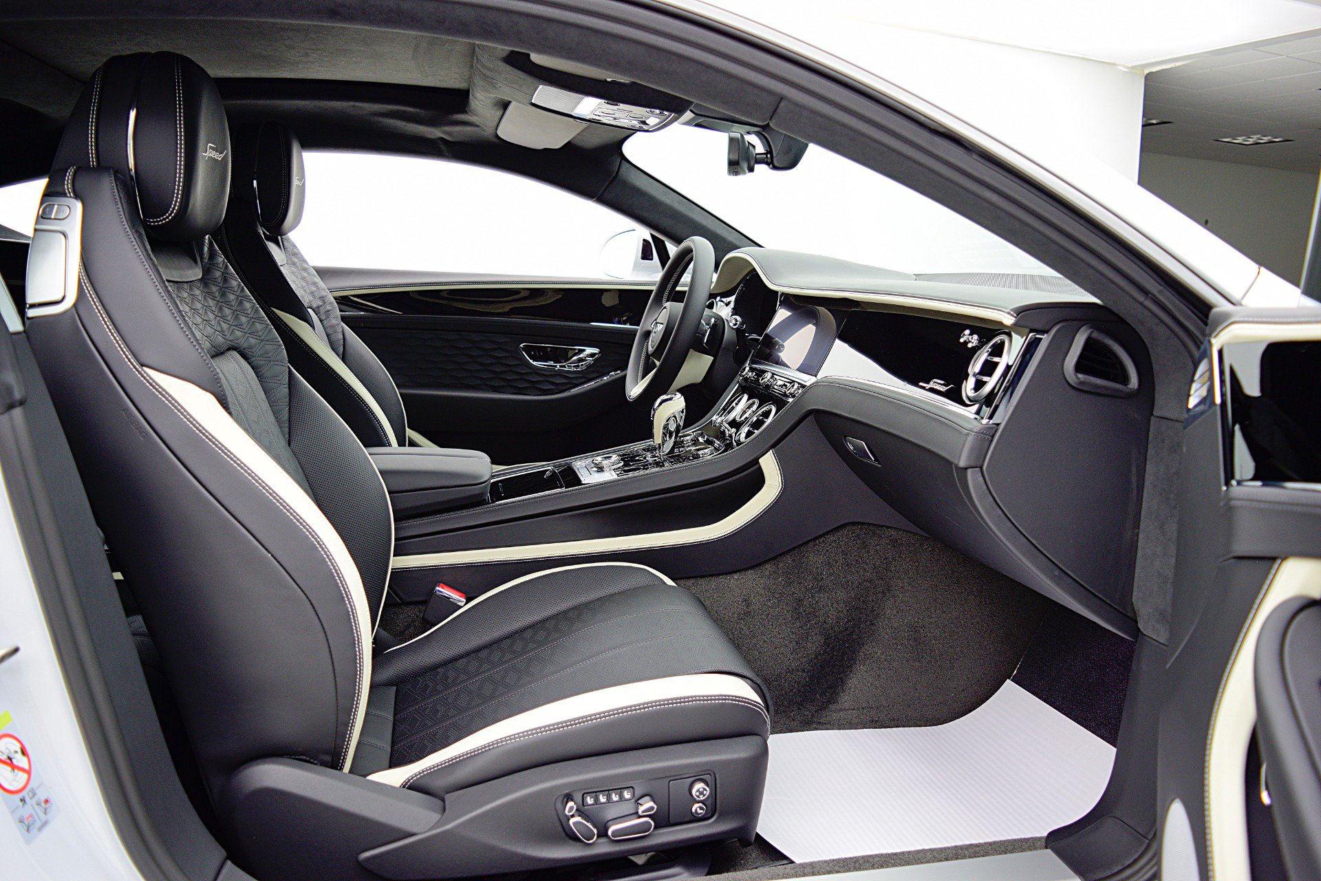Used 2025 Bentley Continental GT Speed AWD/4WD image 33