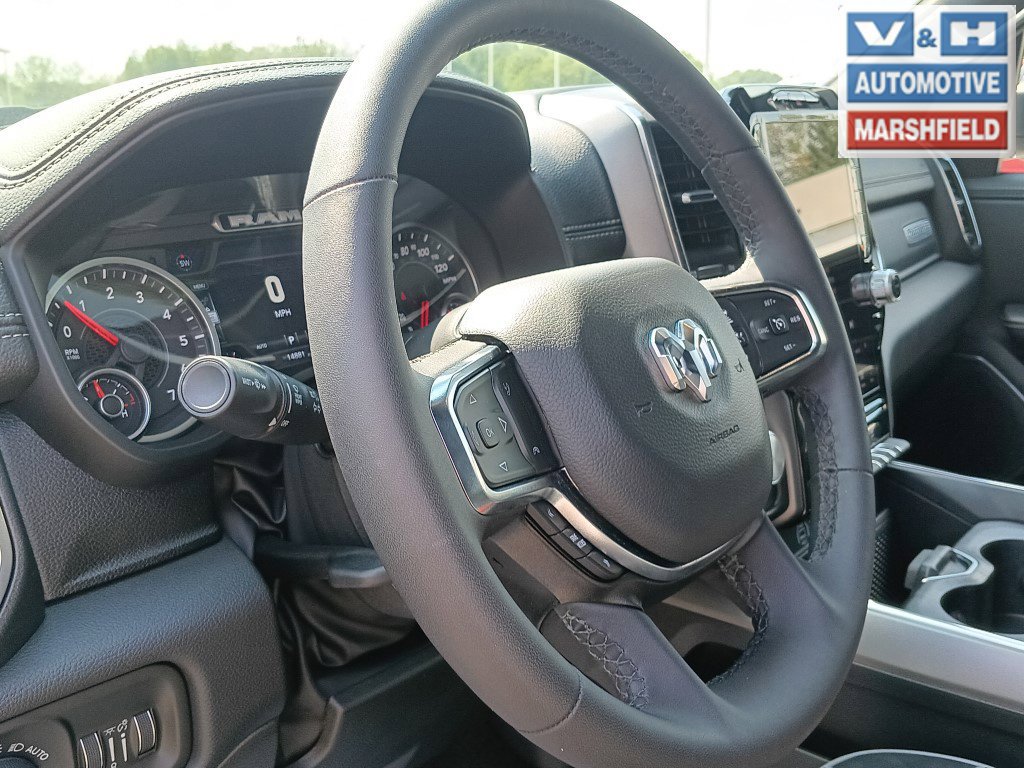 Used 2026 RAM 1500 Laramie w/ Sport Appearance Package AWD/4WD image 9