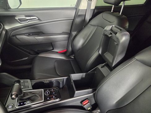 Used 2023 Kia Sportage EX FWD image 21