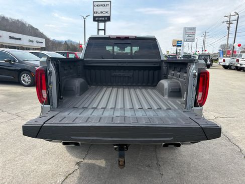 Used 2024 GMC Sierra 1500 AT4 w/ Technology Package image 8