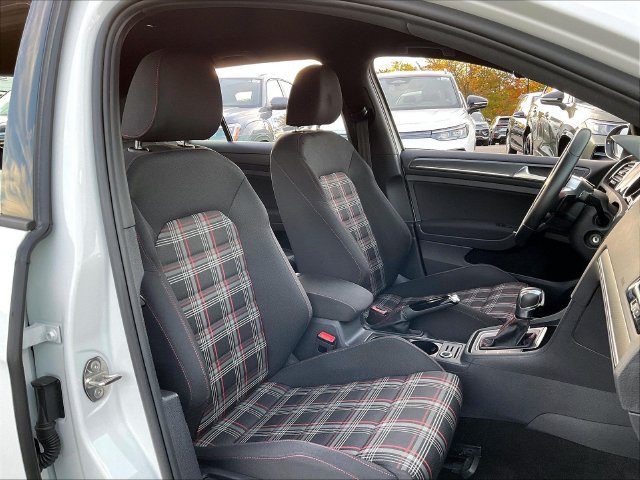 Used 2021 Volkswagen Golf 4-Door FWD image 17