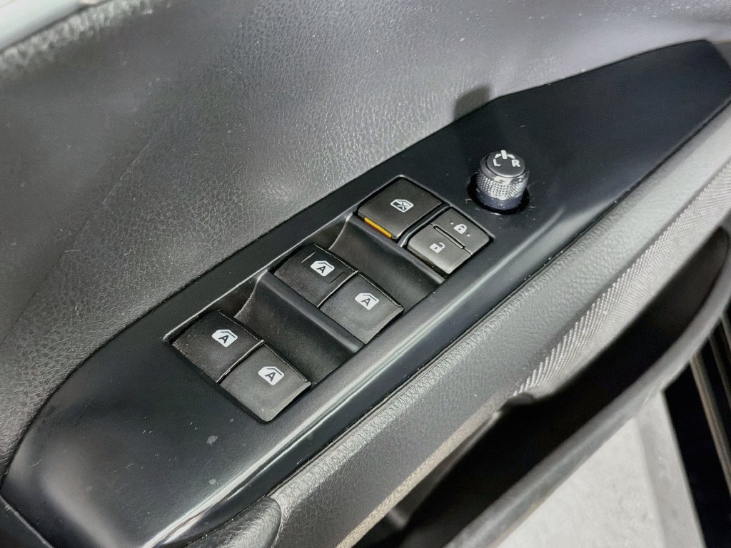 Used 2020 Toyota Camry LE FWD image 17