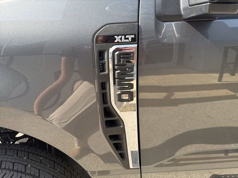 Used 2025 Ford F250 XLT AWD/4WD image 9