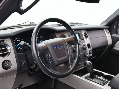 Used 2017 Ford Expedition XLT AWD/4WD image 16