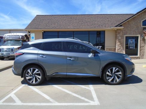 Used 2018 Nissan Murano Platinum image 3