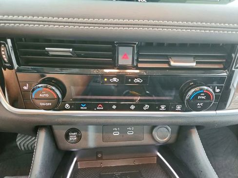 Used 2026 Nissan Rogue Platinum w/ Platinum Premium Package AWD/4WD image 31