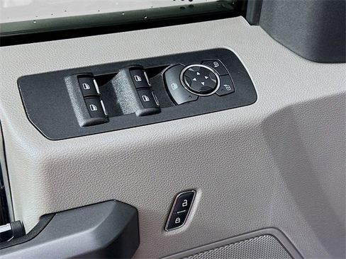 Used 2019 Ford F150 XLT w/ Equipment Group 302A Luxury image 18