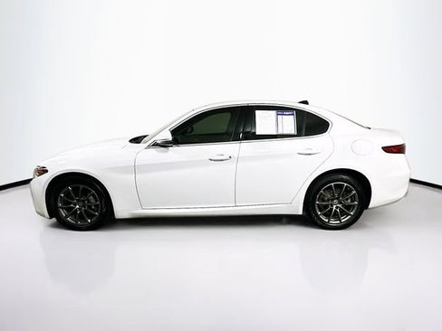 Used 2018 Alfa Romeo Giulia AWD image 5