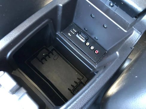 Used 2013 Ford Focus Titanium w/ Titanium Handling Pkg FWD image 28