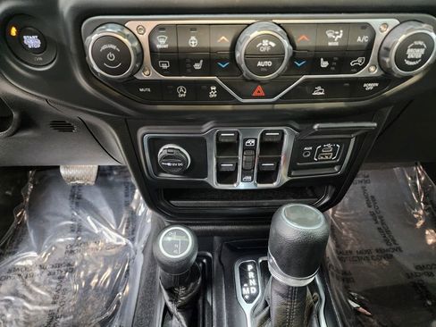 Used 2023 Jeep Wrangler Sport S w/ Cold Weather Group image 18