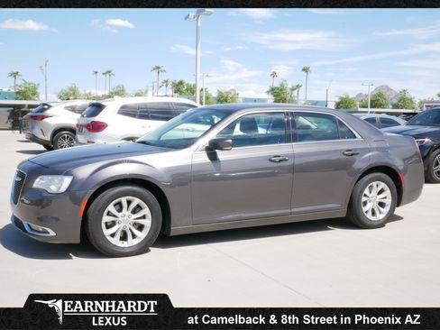 Used 2016 Chrysler 300 Limited RWD image 1