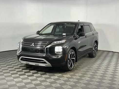 Used 2023 Mitsubishi Outlander SEL image 3