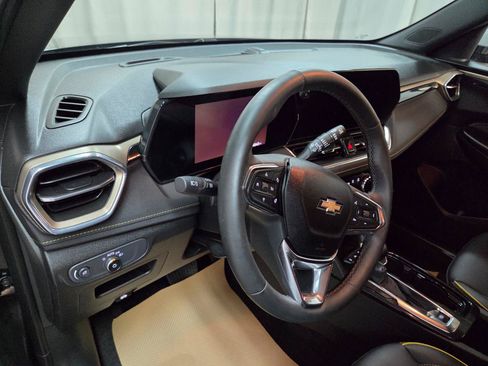 Used 2025 Chevrolet TrailBlazer ACTIV w/ Convenience Package FWD image 17