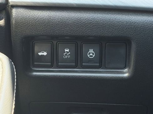 Used 2017 Nissan Maxima 3.5 SL image 21