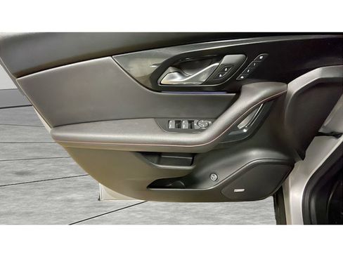 Used 2022 Chevrolet Blazer RS w/ Enhanced Convenience Package image 9