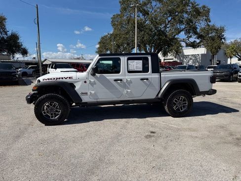 Used 2025 Jeep Gladiator Mojave w/ Convenience Group image 2