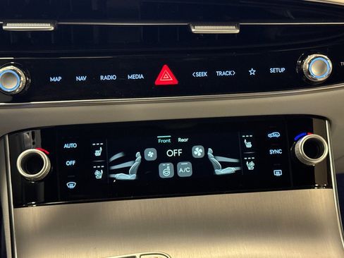 New 2026 Genesis GV70 2.5T Advanced AWD/4WD image 21