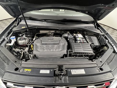 Used 2018 Volkswagen Tiguan SEL w/ R-Line Package FWD image 20