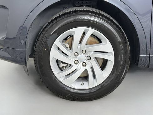 Certified 2025 Land Rover Discovery Sport S AWD/4WD image 33