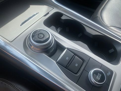 Used 2023 Ford Explorer XLT w/ Equipment Group 202A image 13