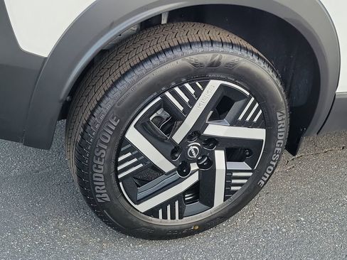 New 2026 Nissan Kicks SV image 3