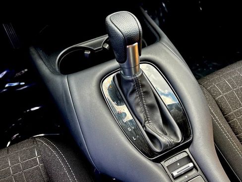 Used 2024 Honda HR-V LX image 13