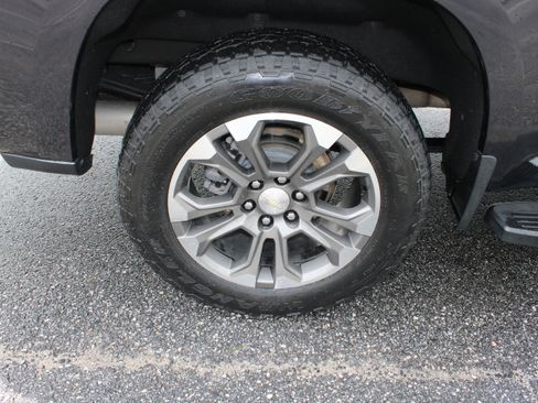 Used 2022 Chevrolet Silverado 1500 High Country w/ Z71 Off-Road Package AWD/4WD image 13