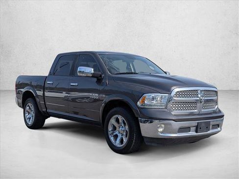Used 2014 RAM 1500 Laramie w/ Convenience Group AWD/4WD image 3