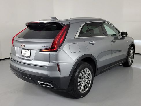 Used 2025 Cadillac XT4 Premium Luxury FWD image 3