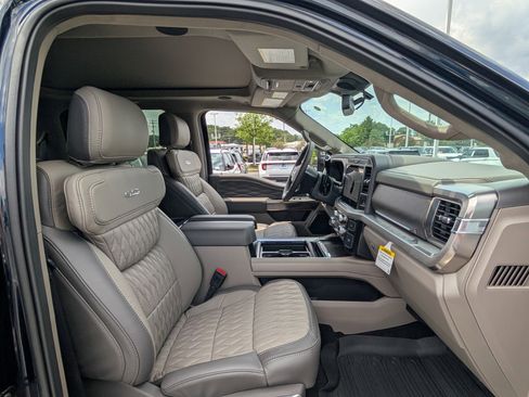 New 2025 Ford F250 Platinum w/ Platinum Plus Package image 9