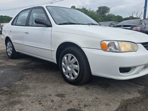 Used 2001 Toyota Corolla LE FWD image 5