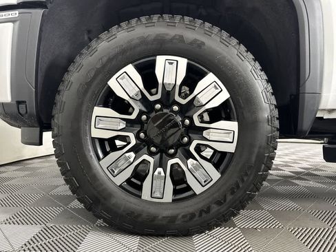 New 2025 GMC Sierra 2500 Denali w/ Denali Reserve Package image 9