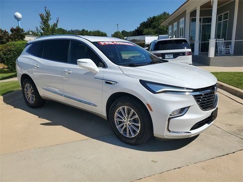 Used 2024 Buick Enclave Premium image 7