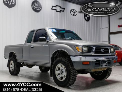 Used 1995 Toyota Tacoma 4x4 Xtracab image 1