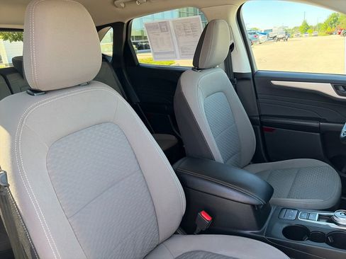 Used 2022 Ford Escape SE w/ SE Sport Appearance Package FWD image 12